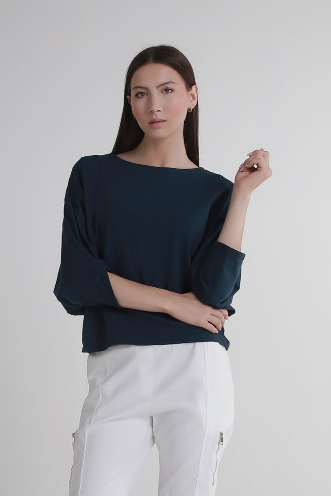 BSS171 409 Navy Omaria SS Batwing Crop Top