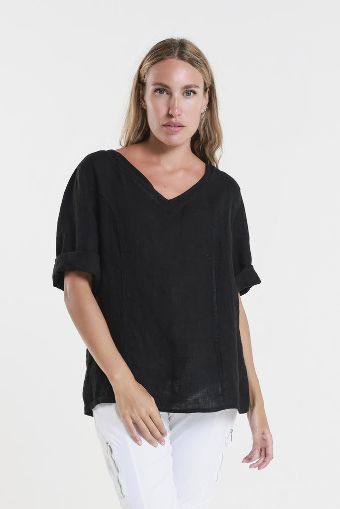 BSS198 001 Black Lula SS V-Neck Linen Side Seam Top-1