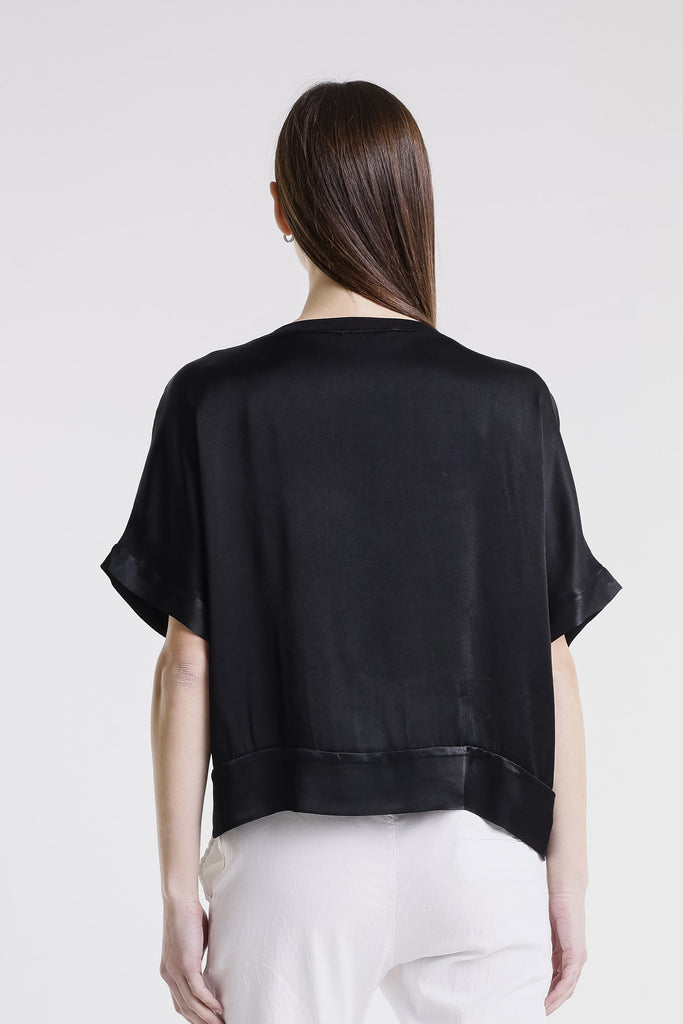 BSS231 001 Black Serena SS Viscose Sheen Top w/ Band Trim