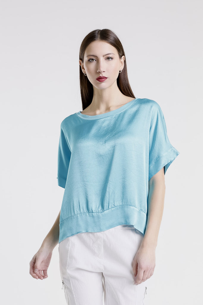 BSS231 440 Turq Serena SS Viscose Sheen Top w/ Band Trim
