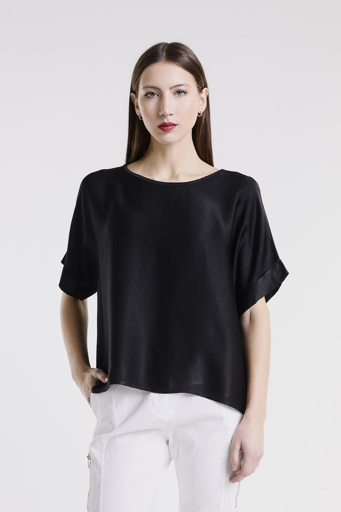 BSS235 001 Black Venus SS Viscose Sheen Top