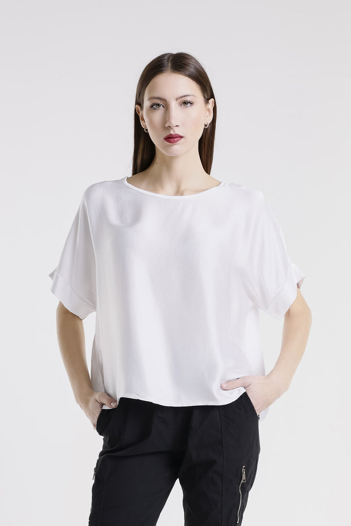 BSS235 100 White Venus SS Viscose Sheen Top