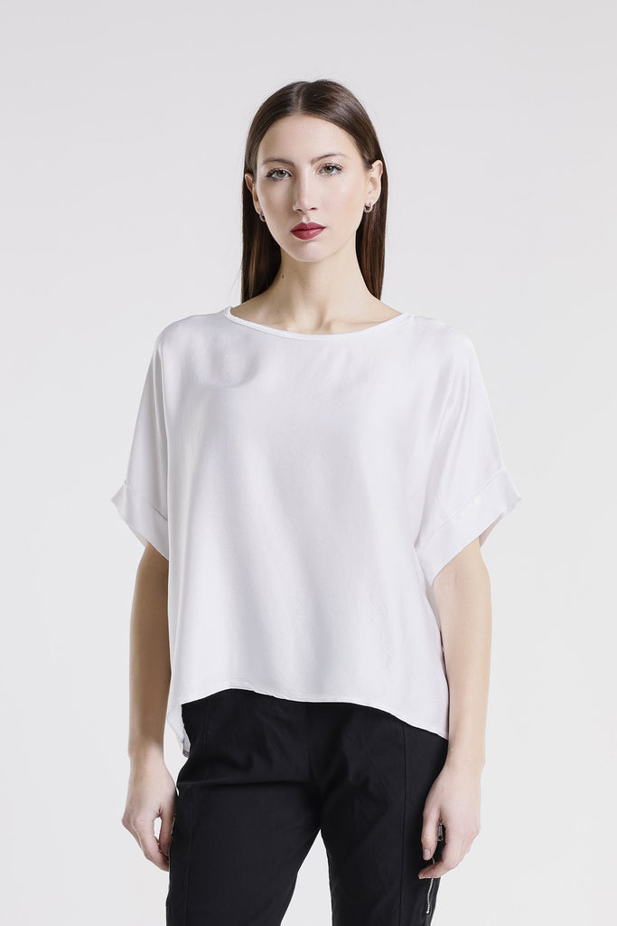 BSS235 100 White Venus SS Viscose Sheen Top
