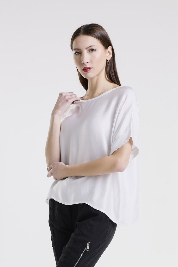 BSS235 100 White Venus SS Viscose Sheen Top