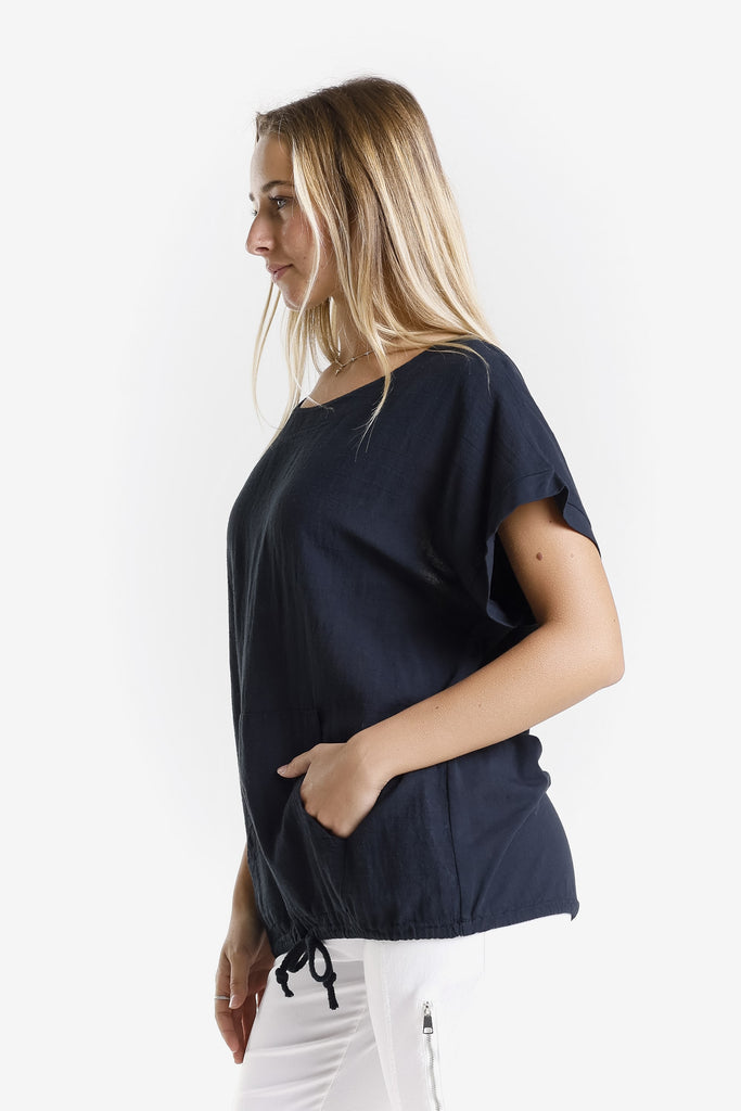 BSS903 001 Black Shannie SS LinCo Kangaroo Pocket Top