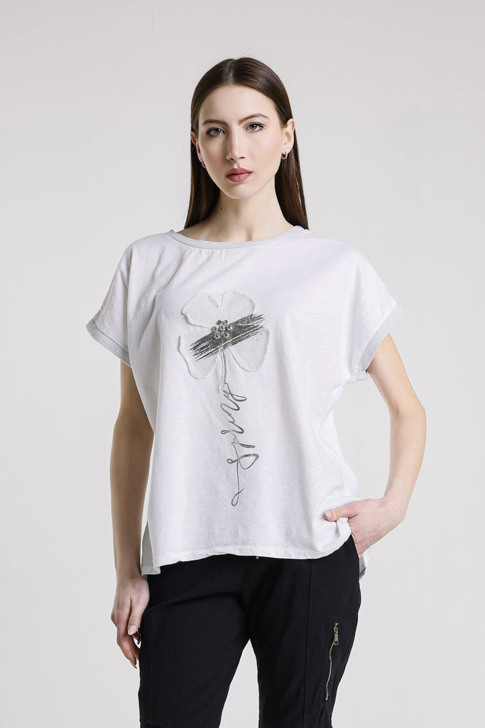 BSS907F 100 White Flower Vanya SS Applique T-Shirt