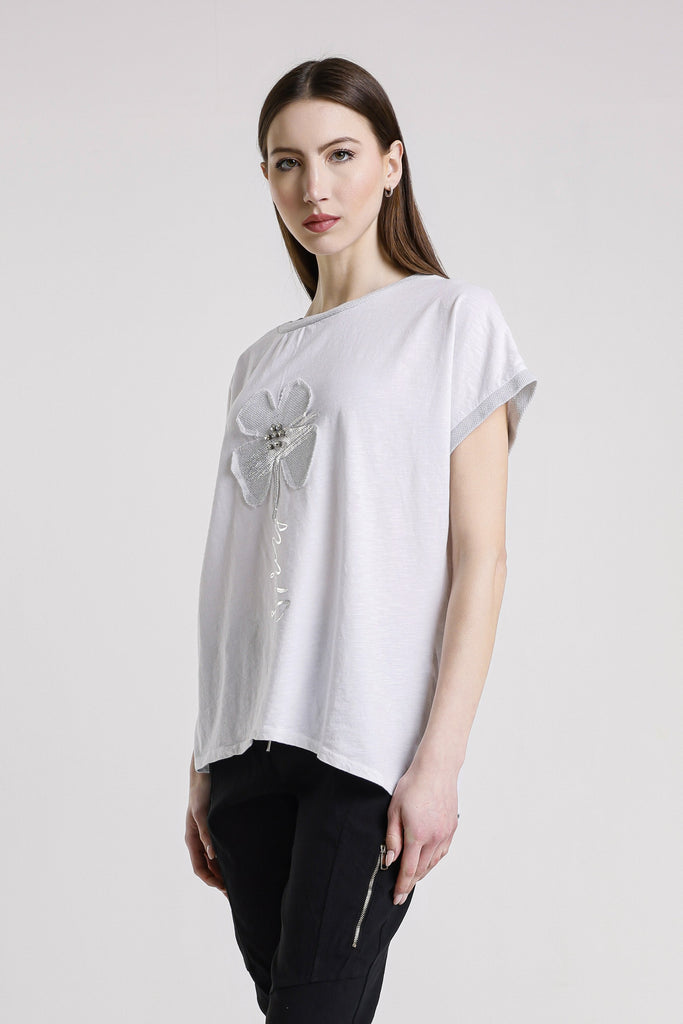 BSS907F 100 White Flower Vanya SS Applique T-Shirt