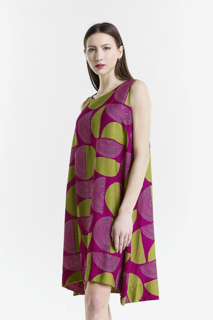 DT225M 699 Magenta Moon Marion Sleeveless Shift Dress