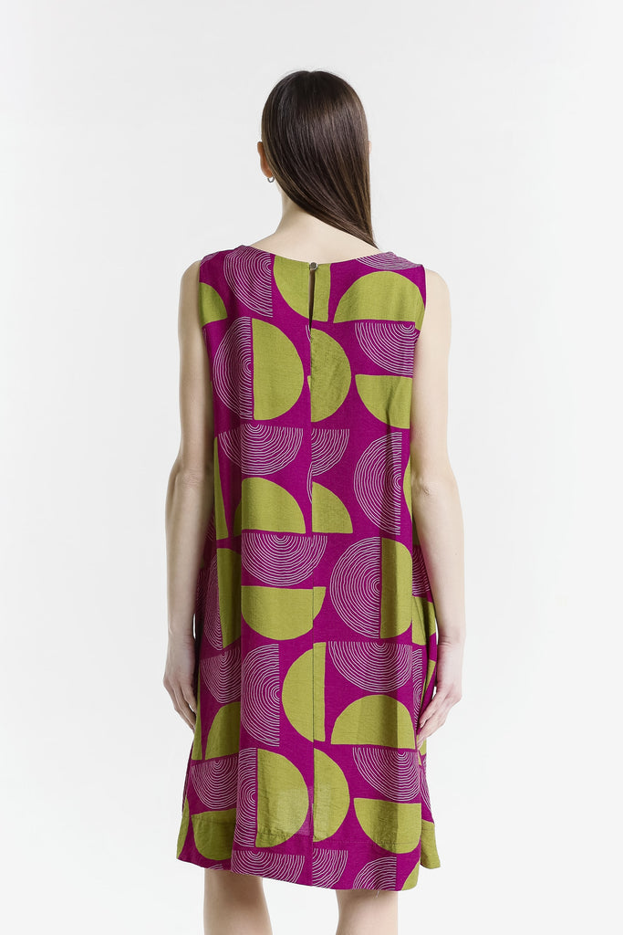 DT225M 699 Magenta Moon Marion Sleeveless Shift Dress