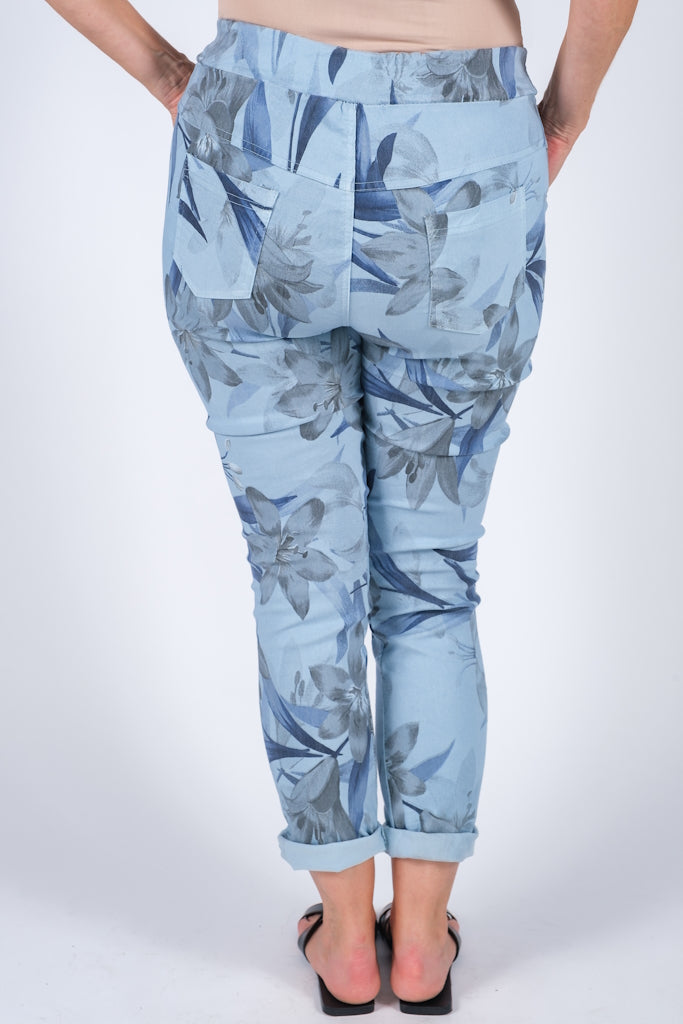 PL182F-427 Jeans Sierra Floral Pull-On Pant