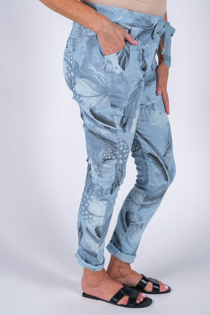 PL710R-427 Jeans Roseann Feather Pull On Pant