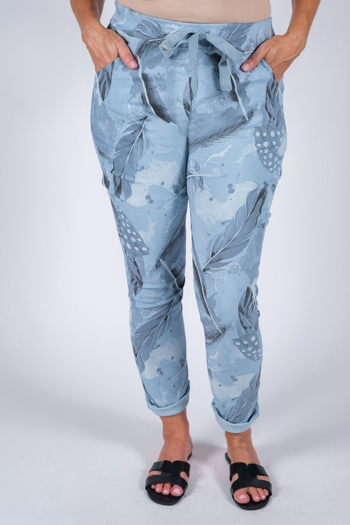 PL710R-427 Jeans Roseann Feather Pull On Pant