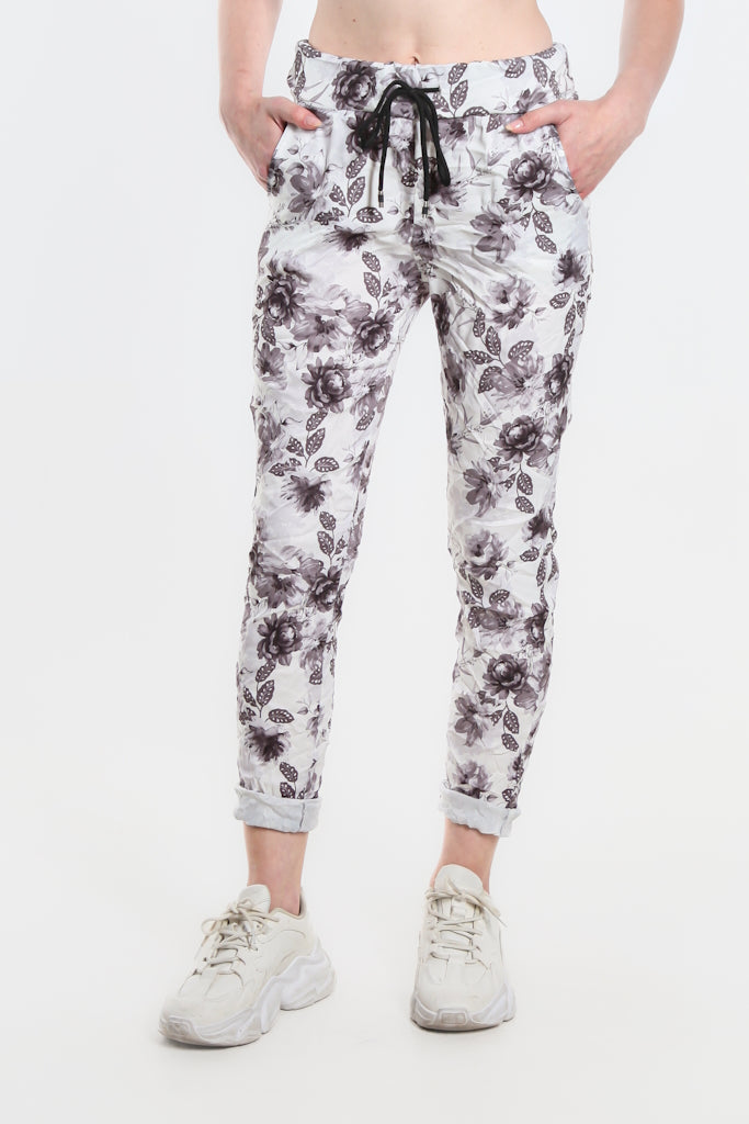 PL712F-001 Black Izzy Floral Leaves Featherweight Pant