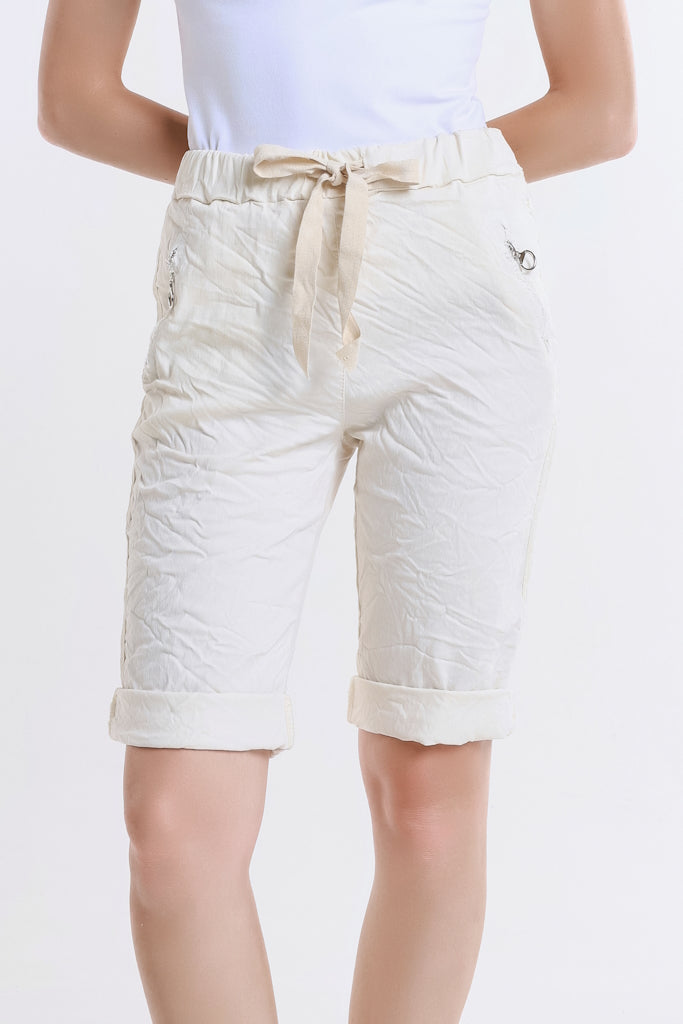 PS104-105 Cream Melody Zipper Detail Short