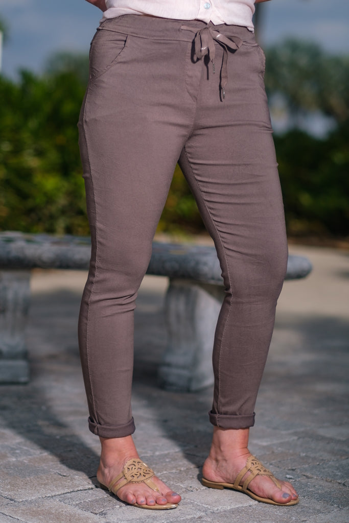 THE SLIM CUFF PANT TAUPE